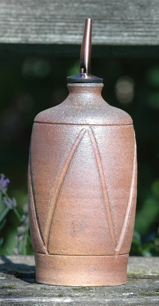 Kameninová láhev s nálevkou (700 ml)