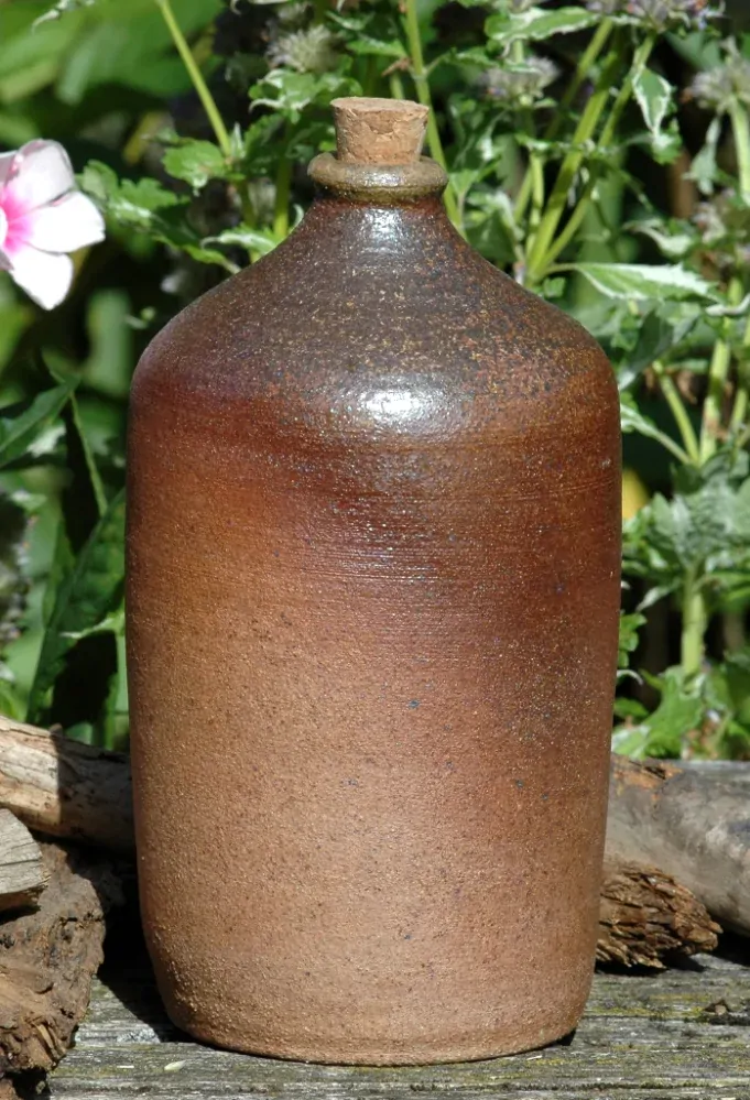 Kameninová láhev tmavá (600 ml)