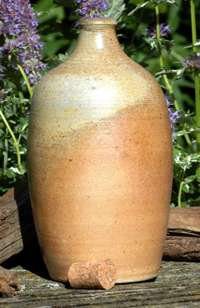 Kameninová láhev světlá (700 ml)