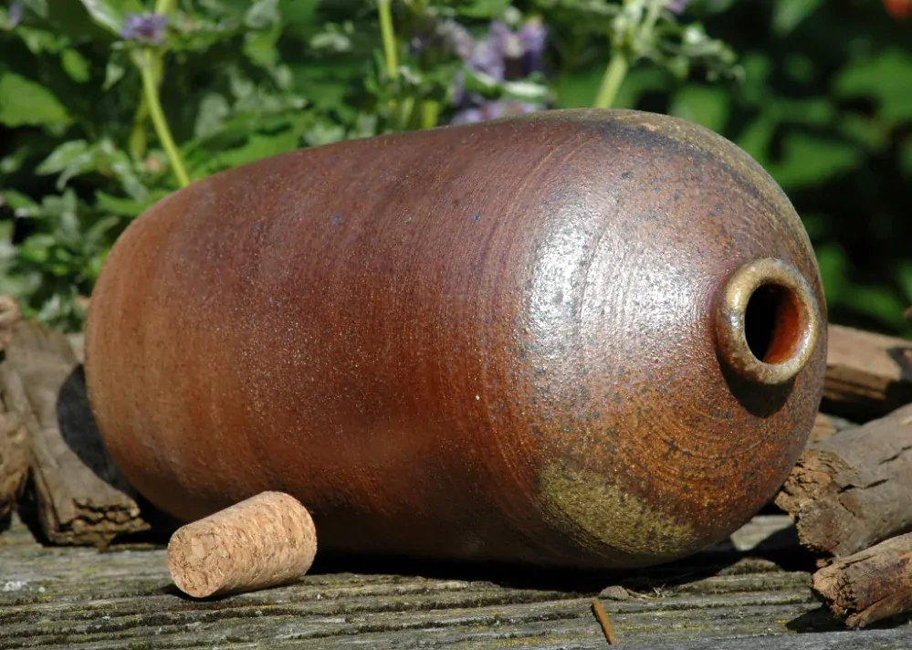 Kameninová láhev tmavá (700 ml)