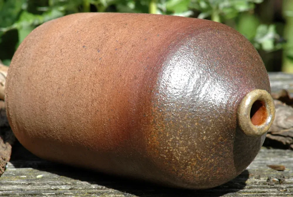 Kameninová láhev tmavá (600 ml)