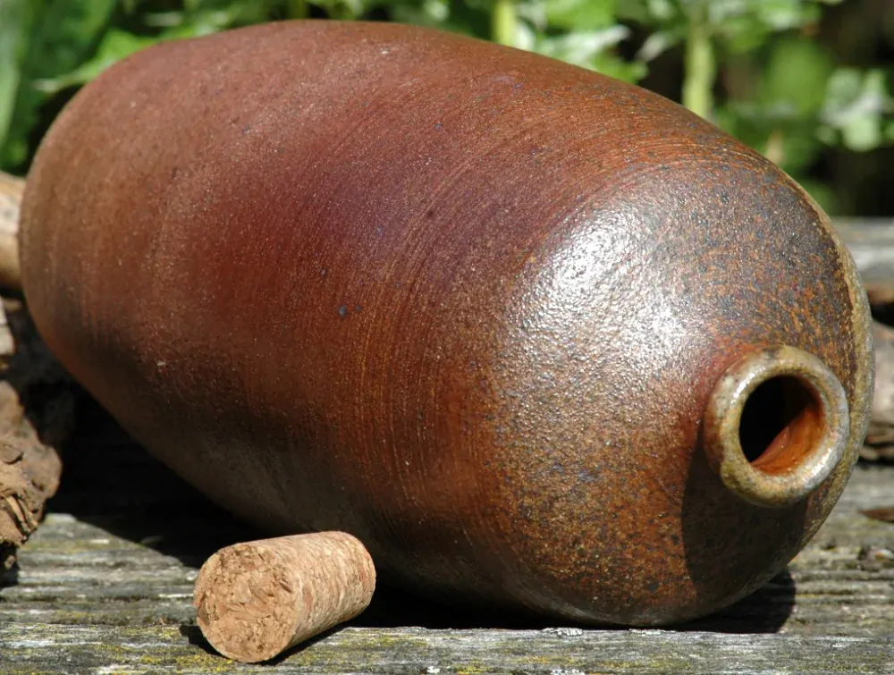 Kameninová láhev tmavá (700 ml)