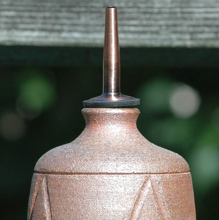 Kameninová láhev s nálevkou (700 ml)
