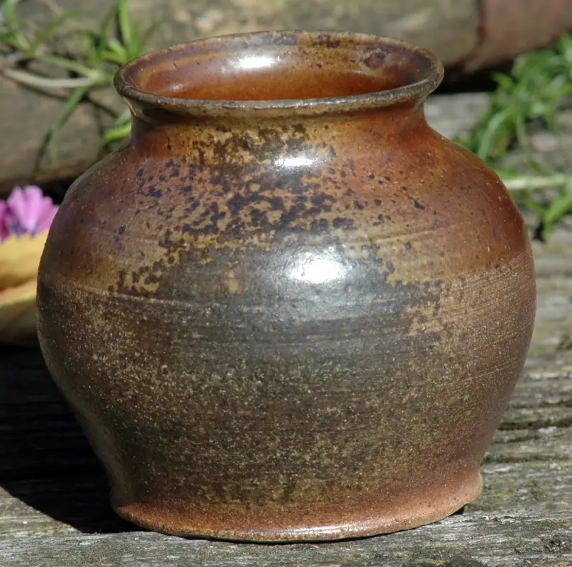 Kameninová vázička (300 ml)