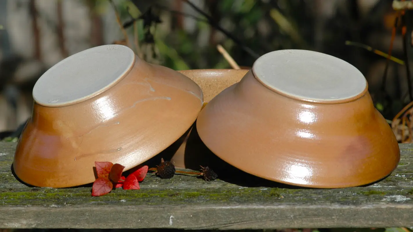 Keramický talíř hluboký (21,5 cm)