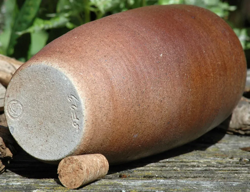 Kameninová láhev tmavá (700 ml)