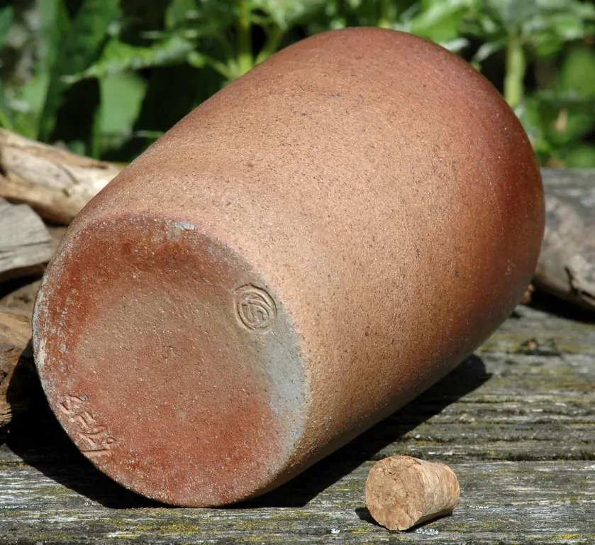 Kameninová láhev tmavá (600 ml)