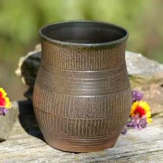 Kameninová váza s rýhováním (1900 ml)