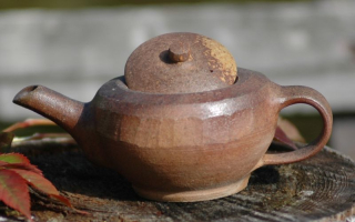 Kameninová čajová konvička (300 ml)